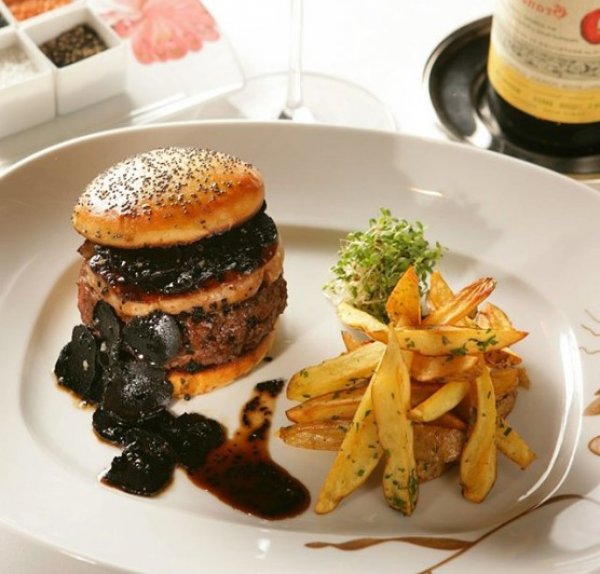 İyi bir şekilde, evde bir hamburger pişirmeye ne dersiniz İyi bir şekilde, evde bir hamburger pişirmeye ne dersiniz