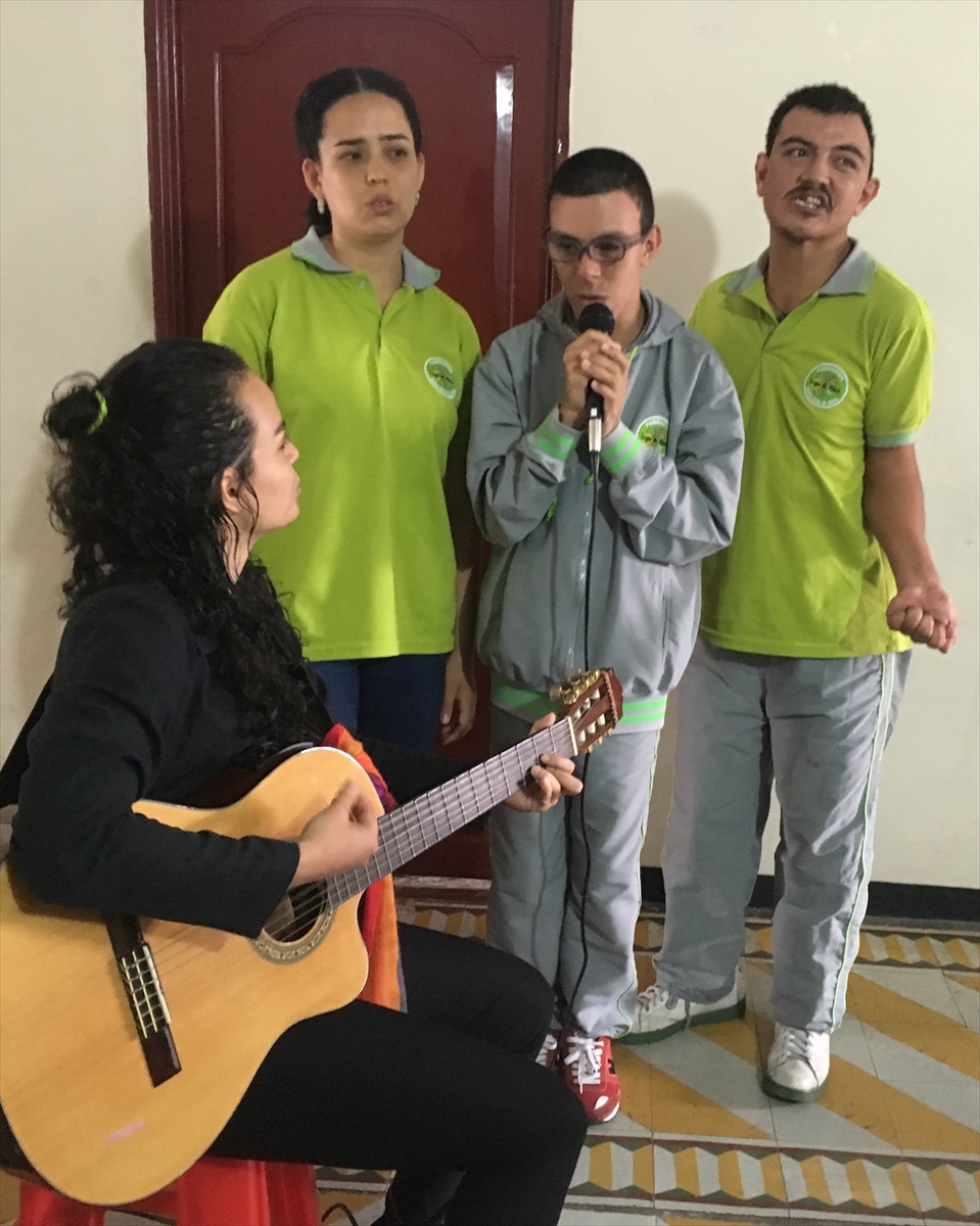 TİKA'dan Kolombiya'daki engelli çocuklara destek