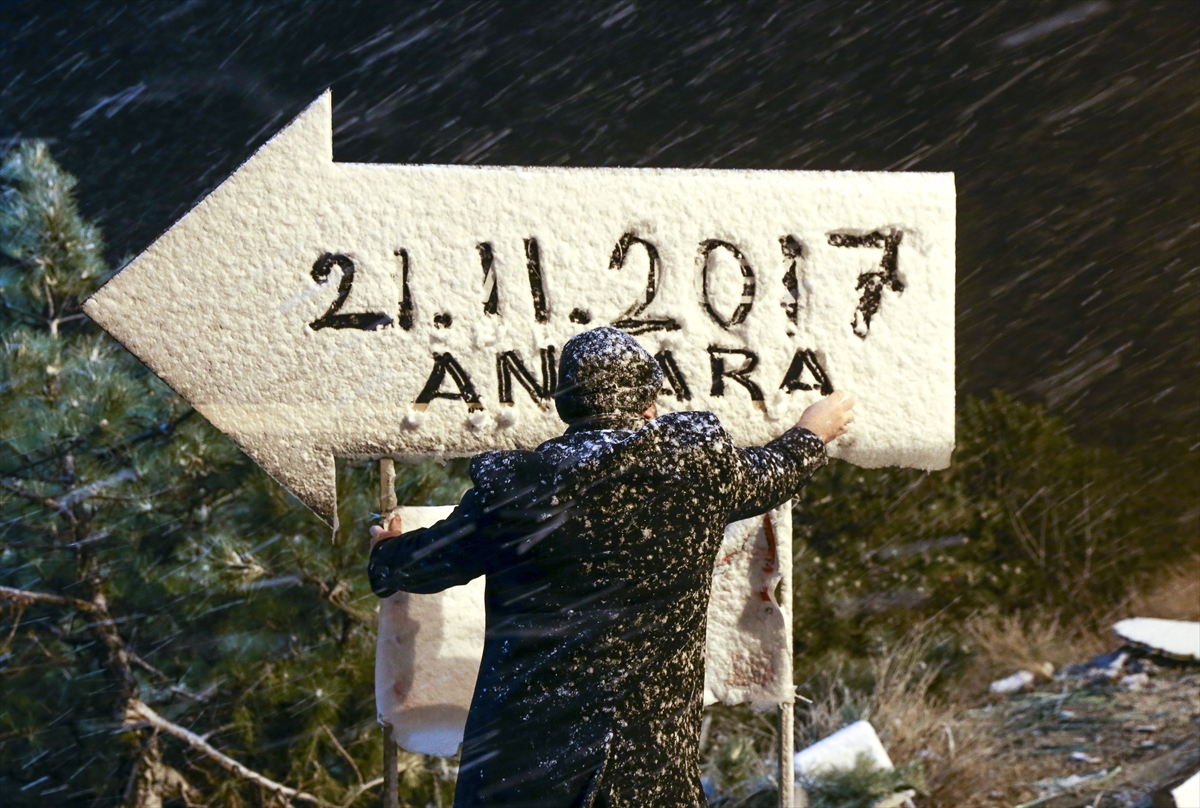 Başkente mevsimin ilk karı düştü
