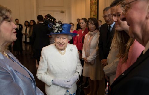 Kraliçe Elizabeth, tahtını Prens Charles’a devredecek’ Kraliçe Elizabeth, tahtını Prens Charles’a devredecek’