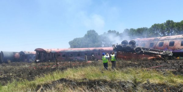 Güney Afrika'da tren kazası: 4 ölü, 100 yaralı