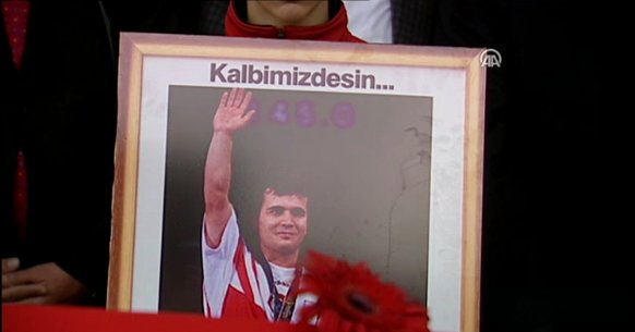 Milli gururumuz Süleymanoğlu, son yolculuğuna uğurlandı