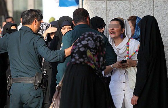 İran'da kadınlara tesettür serbestisi