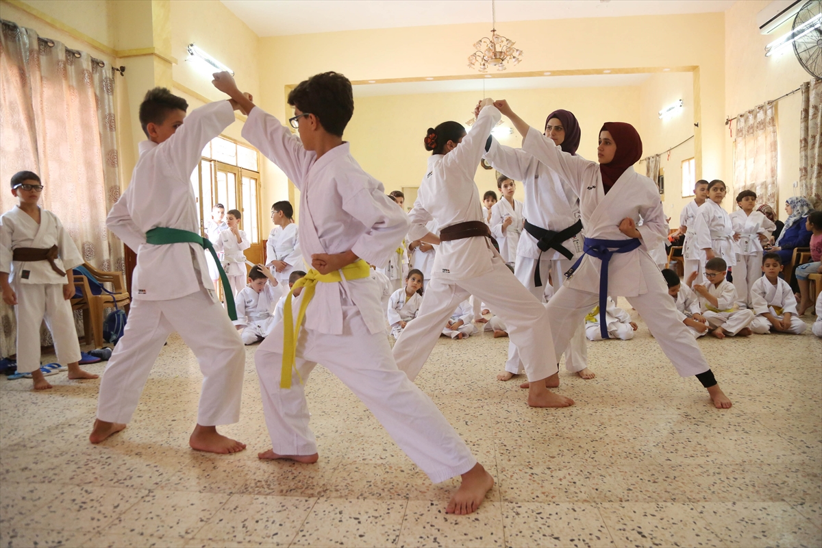  Filistinli kadının karate tutkusu engel tanımadı