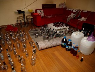 İstanbul'da 5 bin şişe sahte içki ele geçirildi