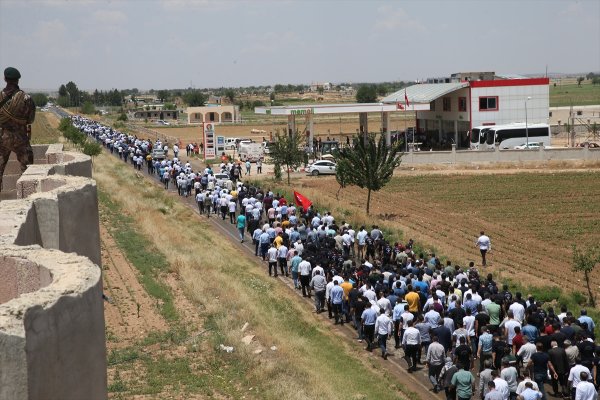 Suruç'ta cenazede büyük kalabalık