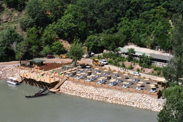 Munzur Nehri bambaşka bir görüntüye kavuştu