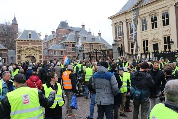 Yellow Vest movement spread to the Netherlands