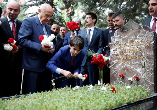 Bahçeli: Demirtaş dışında aday bulamadılar mı