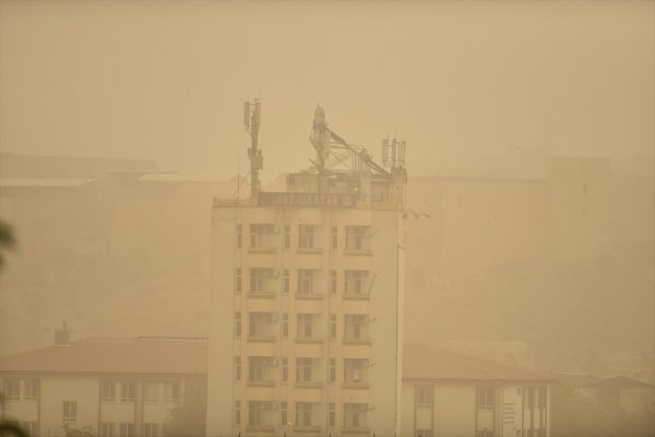 Suriye'den gelen toz bulutu Marmara'ya ilerliyor