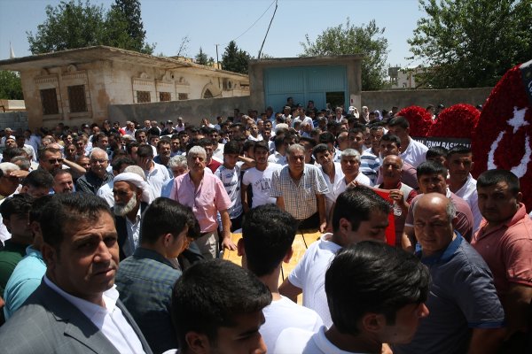 Suruç'ta cenazede büyük kalabalık
