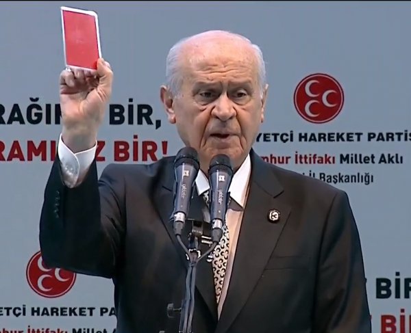 Bahçeli'den yeni sisteme ay-yıldızlı örnek