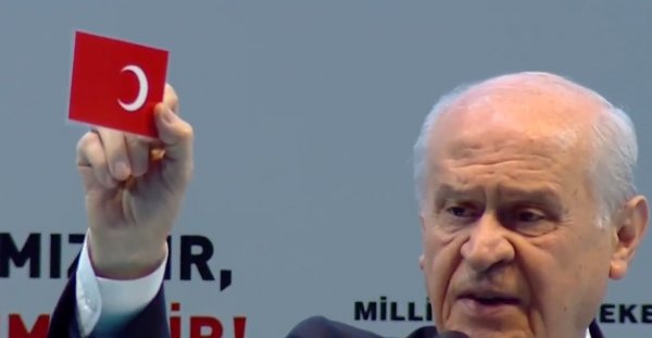Bahçeli'den yeni sisteme ay-yıldızlı örnek