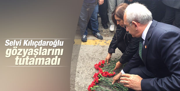 Kılıçdaroğlu patlamanın olduğu meydana karanfil bıraktı