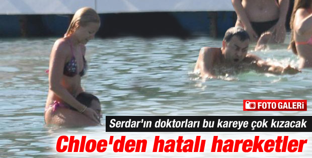Serdar Ortaç eşi Chloe ile tatilde