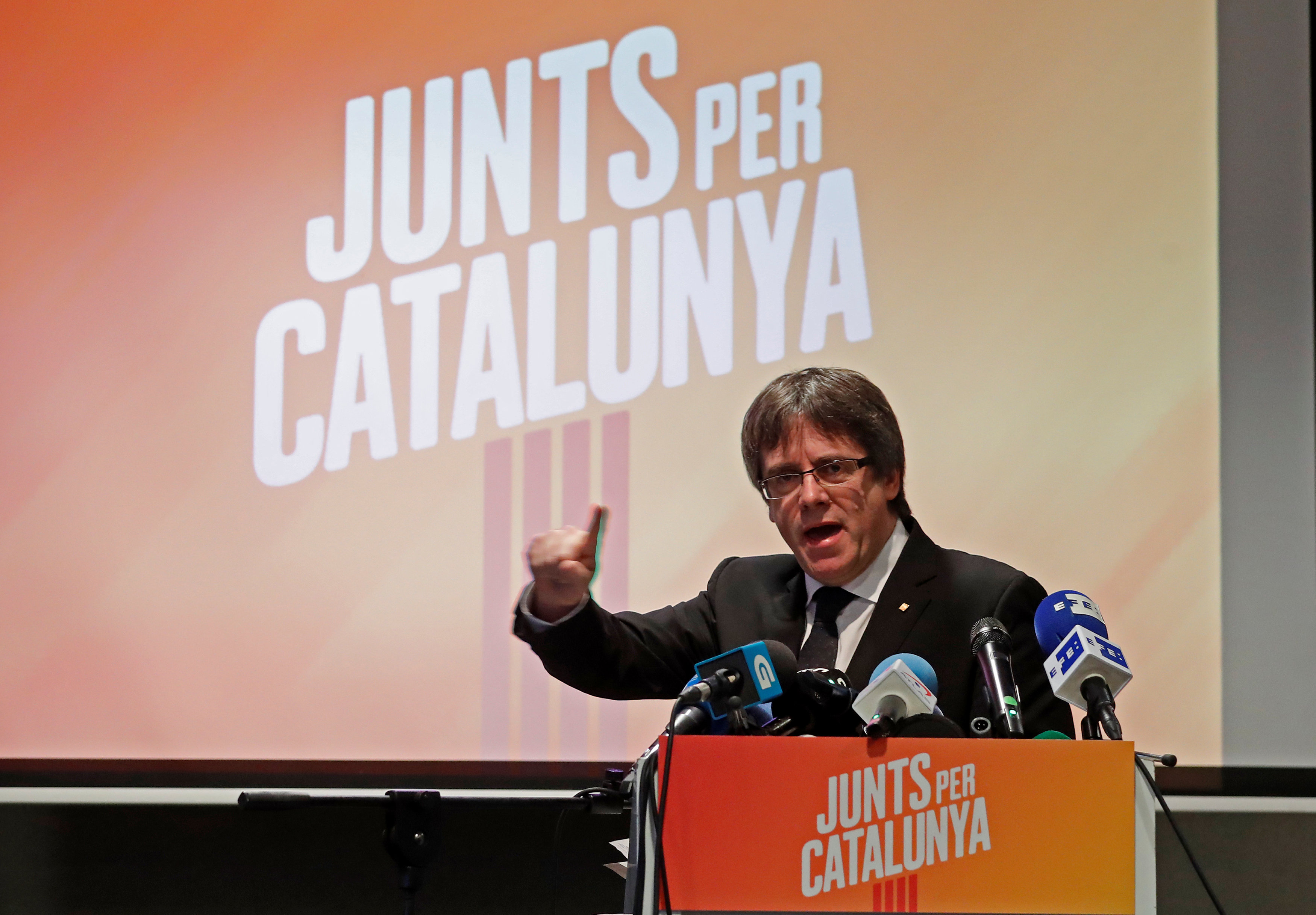 Eski Katalan lider Puigdemont aday listesini açıkladı