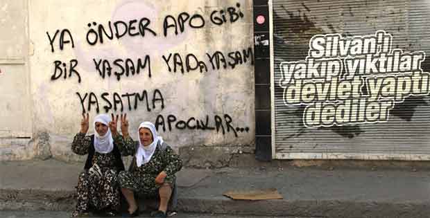 Silvan'da sokaklar savaş alanına döndü