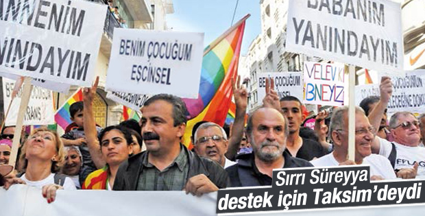 Sırrı Süreyya Önder destek için Taksim'deydi