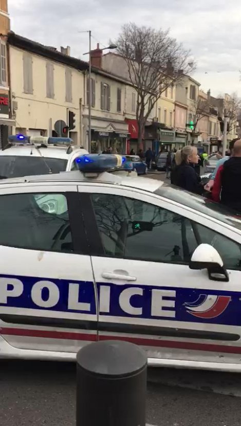 Terör örgütü PKK yandaşları Fransa'da Türklere saldırdı