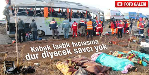 Sivas'ta yolcu otobüsü devrildi - izle