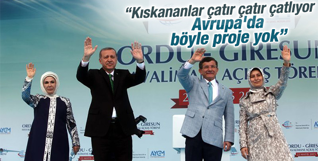 Erdoğan ve Davutoğlu Ordu-Giresun havalimanı açılışına katıldı