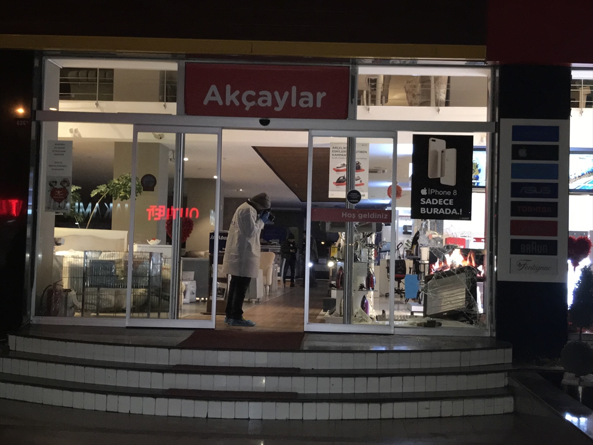Sultangazi'de beyaz eşya mağazasından soygun