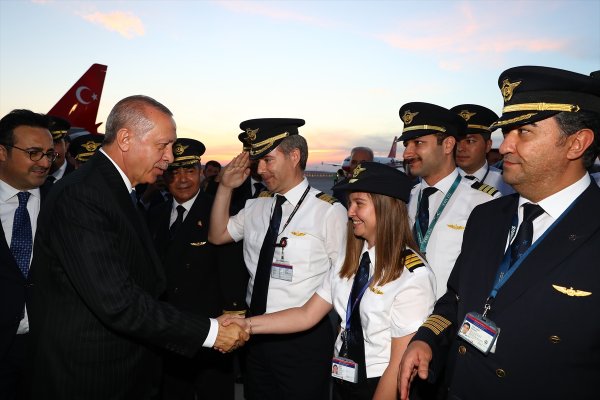 Türk Hava Yolları bin pilot alacak