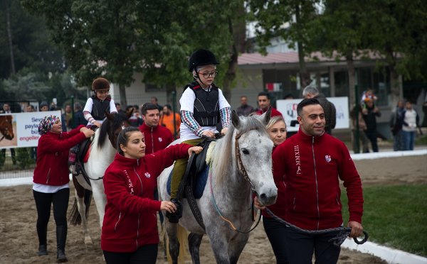 Türkiye Jokey Kulübü, 6. At'la Terapi Merkezini açtı
