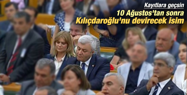 Kılıçdaroğlu Tuncay Özkan'a CHP rozeti taktı