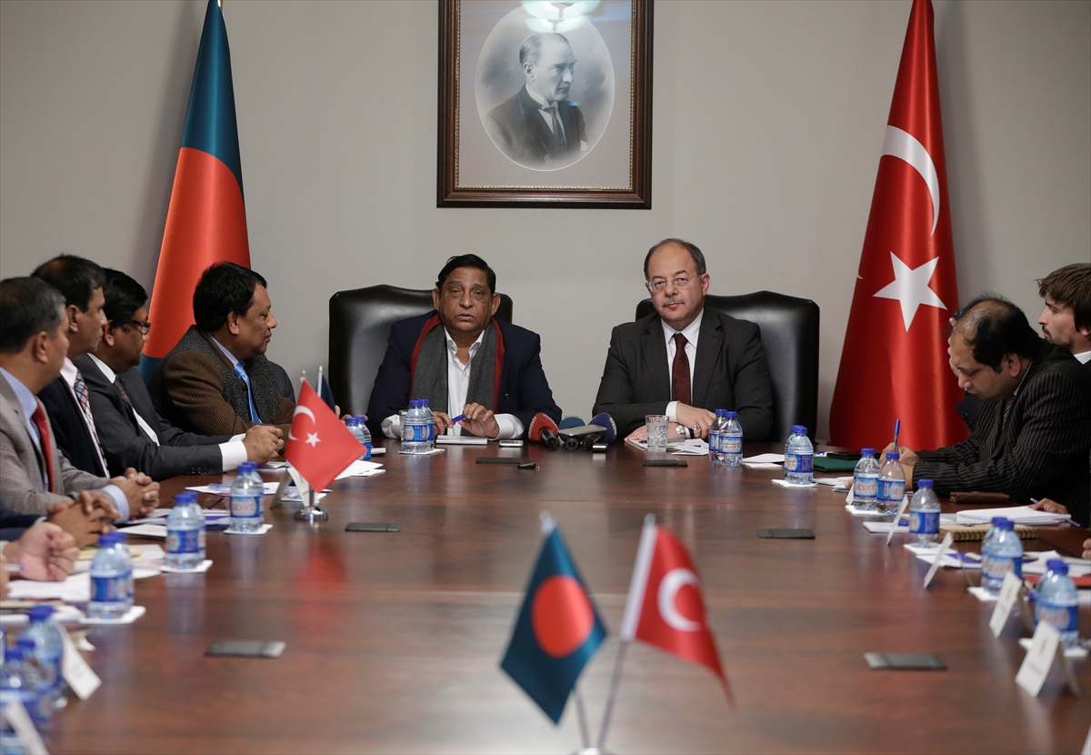 Türkiye Arakanlılar için Bangladeş'te 2 hastane kuracak
