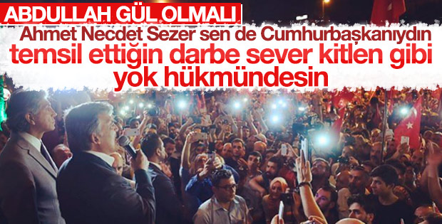 Abdullah Gül sokağa çıkıp milletle bütünleşti