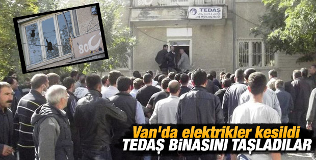Van'da elektrik kesilince TEDAŞ binasını taşladılar