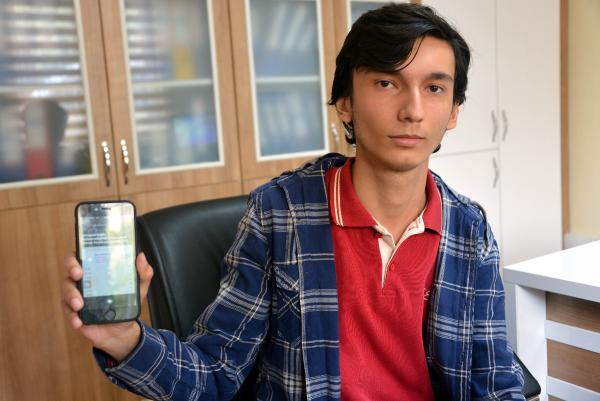 16 yaşındaki Yiğit Can, Siri'nin açığını buldu