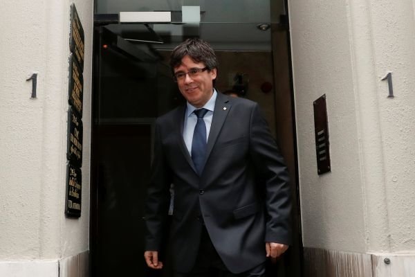 Katalonya Puigdemont'un başkanlığını oylayacak