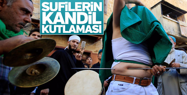 Lübnan'da Sufilerin kandil 'kutlaması'