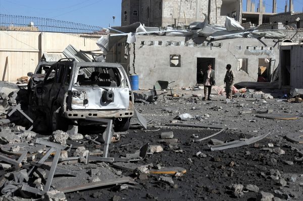 Suudiler Yemen'de polis kampını vurdu