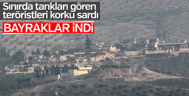 Afrin'de teröristler bayraklarını indirdi