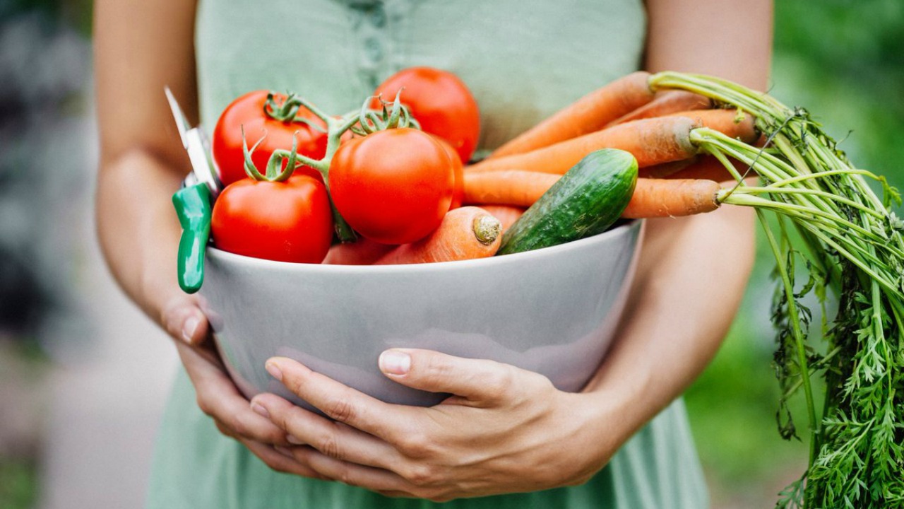 Veganlar ve vejetaryenler diyet yaparken dikkat etmeli