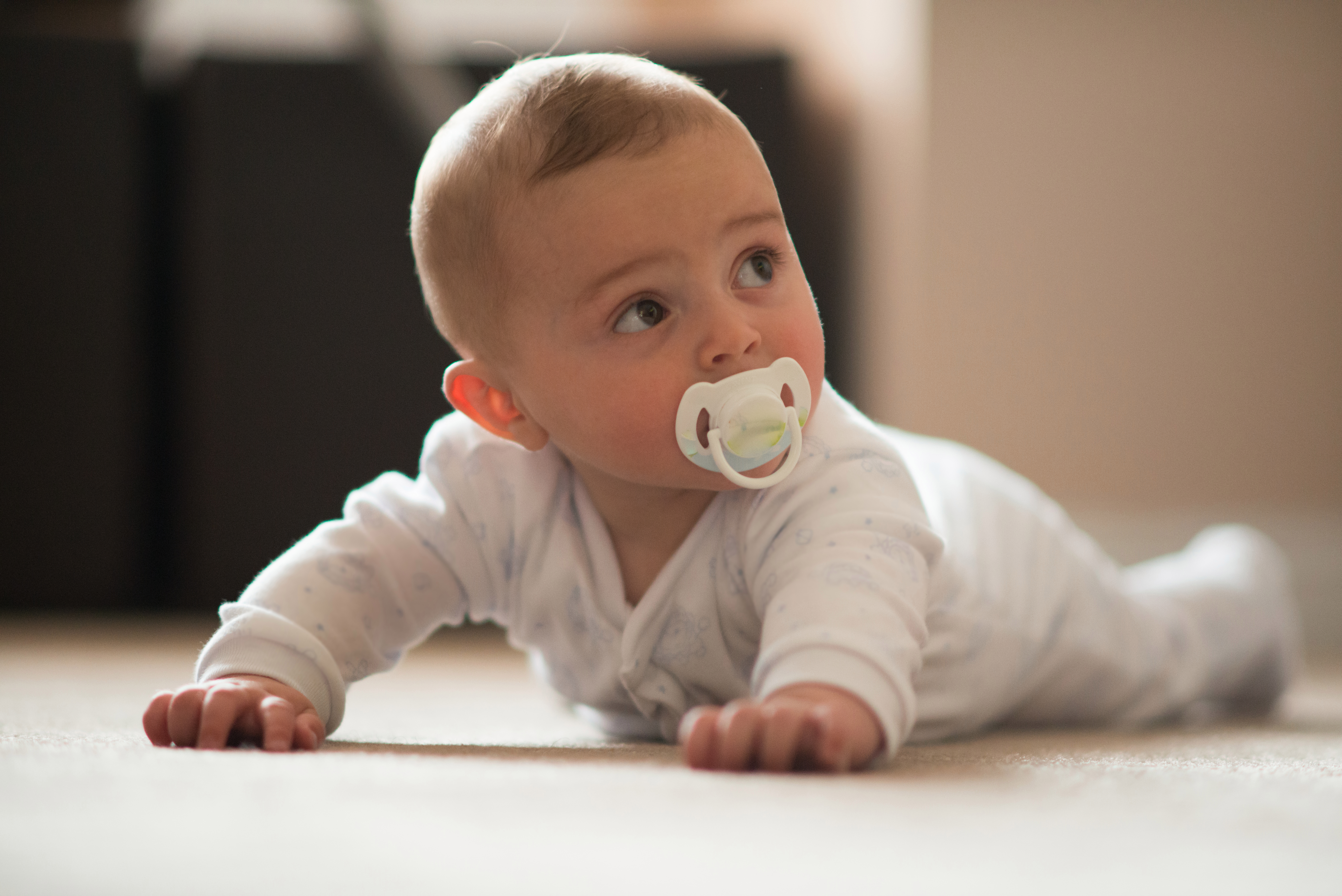 Tummy time ile bebeğinizin motor becerilerini geliştirin