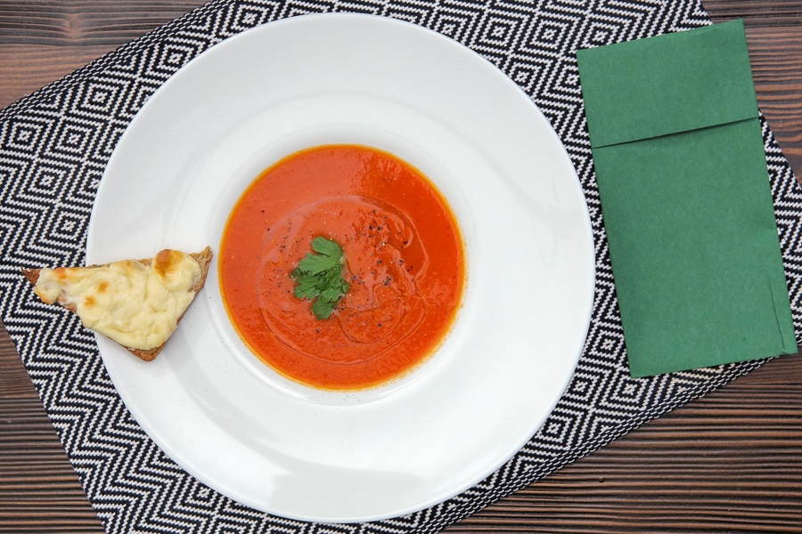 Göz dolduran başlangıç: Fırınlanmış domates çorbası #1