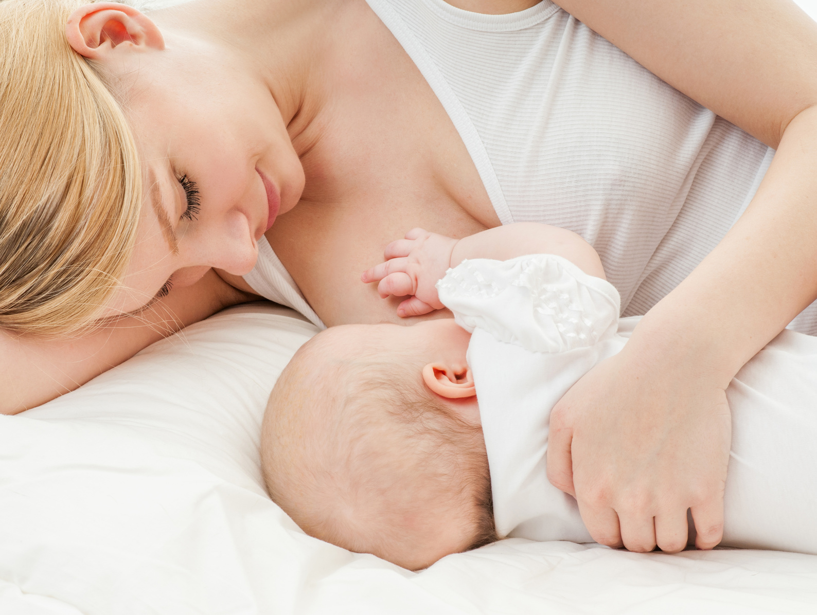 Top 3 breastfeeding positions for new moms #3