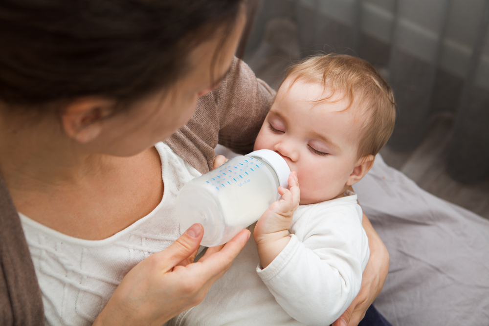 Bebeklerde kakada kan ve mukus alerji belirtisi olabilir #3