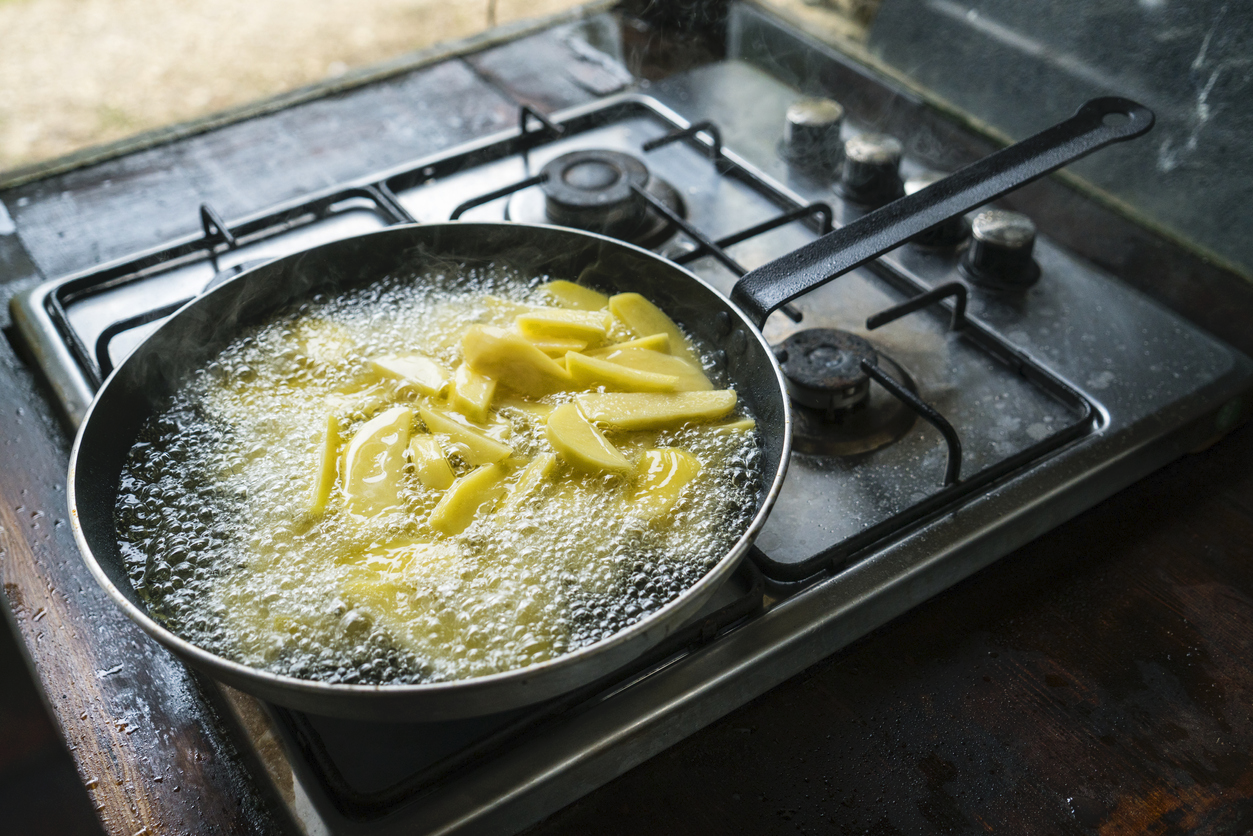 Жарка бывает. Пряжить жарить. Frying.