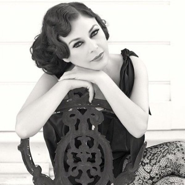 Şenay Gürler torunuyla alışverişte