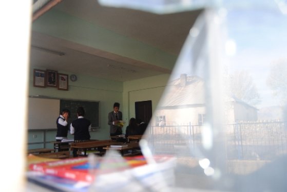 Yüksekovalı öğrencilerden okul yakan PKK'ya tepki 