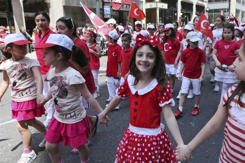 Türkler New York'ta yürüdü