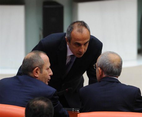 CHP iki hafta sonra yemin ediyor