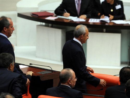 CHP iki hafta sonra yemin ediyor