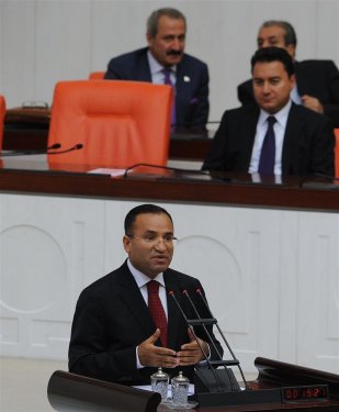 CHP iki hafta sonra yemin ediyor