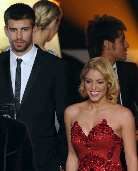 Shakira oğlu Milan'a İspanyolca öğretiyor